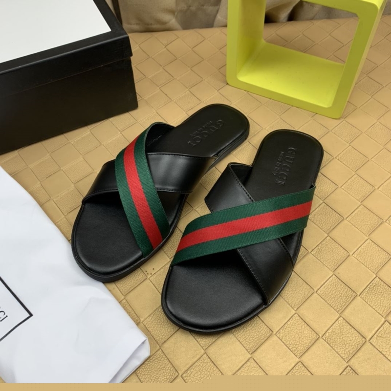 G*u*i slippers
